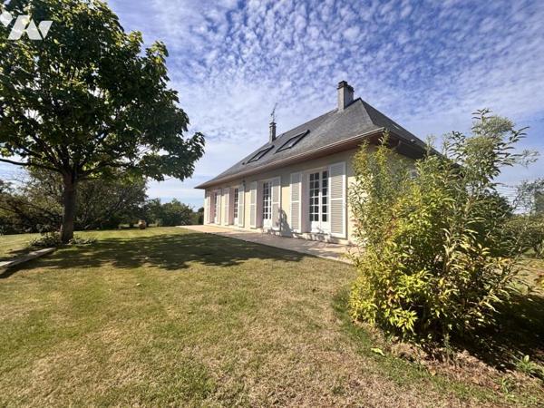 SAINT MARTIN DES BESACES / MAISON D'HABITATION AVEC JARDIN