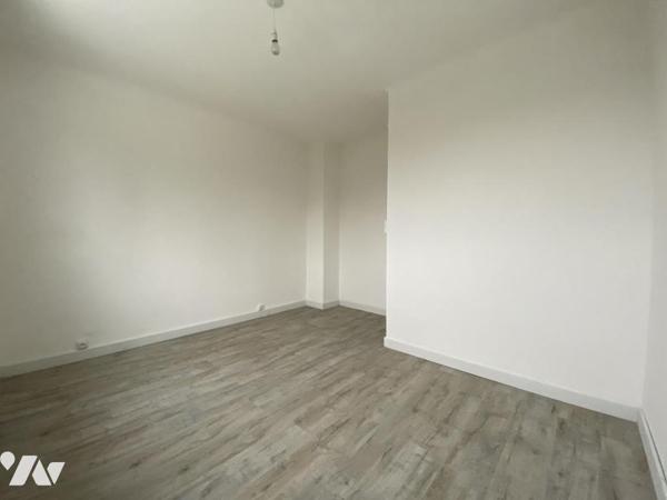 CAMBRAI : Maison familiale trois chambres- jardin - garage non attenant