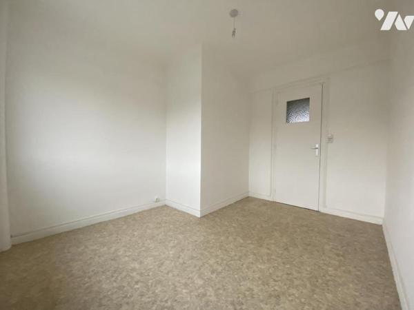 CAMBRAI : Maison familiale trois chambres- jardin - garage non attenant