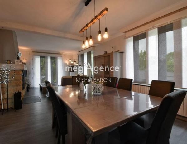 Maison à RENAZE, 53800 - 9 pièces 182m²