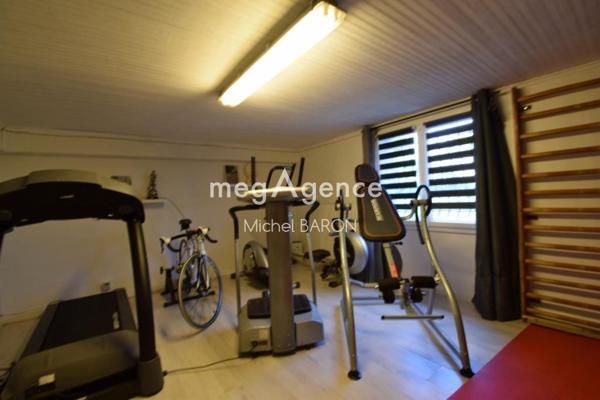 Maison à RENAZE, 53800 - 9 pièces 182m²