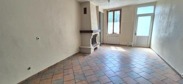 Maison mitoyenne 2 chambres et un bureau