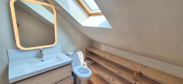 Maison mitoyenne 2 chambres et un bureau