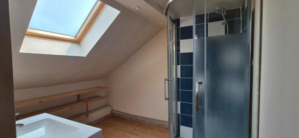 Maison mitoyenne 2 chambres et un bureau