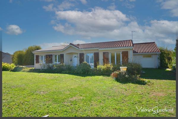 Maison familiale de plain-pied à Saint-Vivien (Gironde) – 5 chambres, garage, grand terrain clos