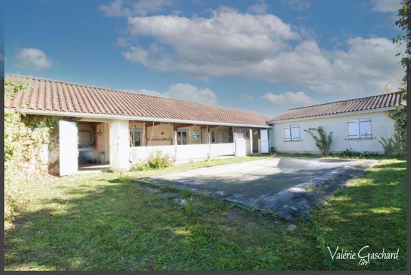 Maison familiale de plain-pied à Saint-Vivien (Gironde) – 5 chambres, garage, grand terrain clos