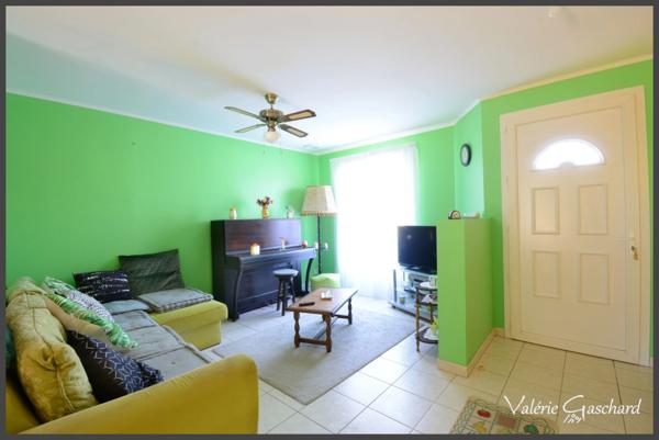 Maison familiale de plain-pied à Saint-Vivien (Gironde) – 5 chambres, garage, grand terrain clos