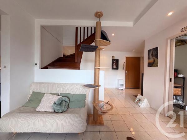 Appartement T5 En Duplex à vendre  5 pièces - 97,79 m 2   BESANCON  - 25