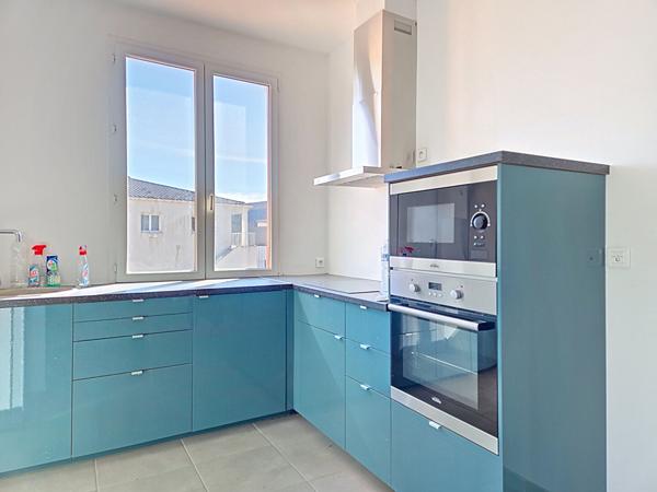 Local professionnel 160 m2  BUREAUX