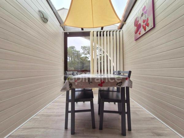 Appartement à vendre 2 pièces SAINT GEORGES DE DIDONNE (17), loggia fermée et isolée.