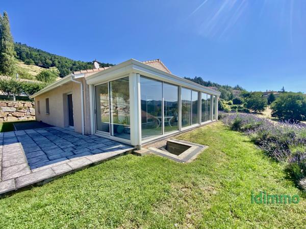 Maison de plain-pied conçue pour personne à mobilité réduite avec véranda d'exception sur un terrain de 1700 m Vanosc (07690)