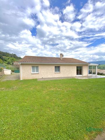 Maison de plain-pied conçue pour personne à mobilité réduite avec véranda d'exception sur un terrain de 1700 m Vanosc (07690)