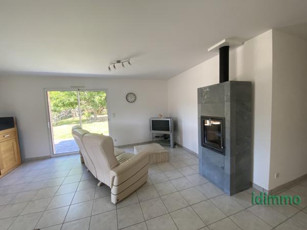 Maison de plain-pied conçue pour personne à mobilité réduite avec véranda d'exception sur un terrain de 1700 m Vanosc (07690)