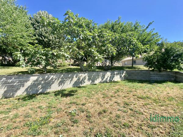 Maison de plain-pied conçue pour personne à mobilité réduite avec véranda d'exception sur un terrain de 1700 m Vanosc (07690)