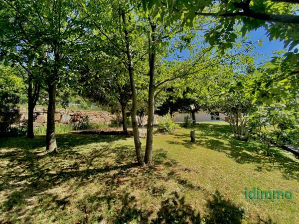 Maison de plain-pied conçue pour personne à mobilité réduite avec véranda d'exception sur un terrain de 1700 m Vanosc (07690)