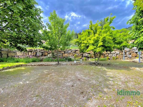 Maison de plain-pied conçue pour personne à mobilité réduite avec véranda d'exception sur un terrain de 1700 m Vanosc (07690)