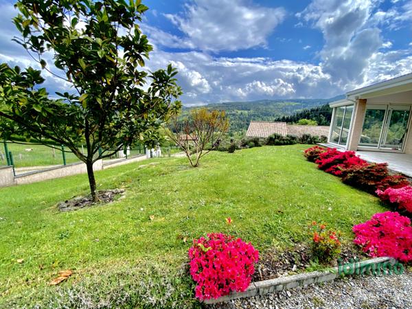 Maison de plain-pied conçue pour personne à mobilité réduite avec véranda d'exception sur un terrain de 1700 m Vanosc (07690)