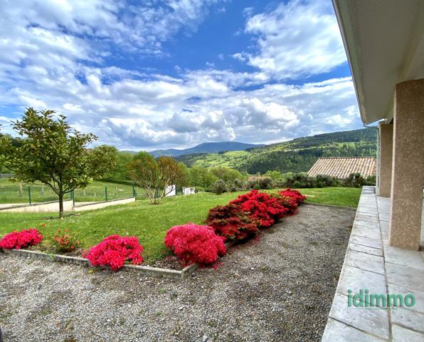 Maison de plain-pied conçue pour personne à mobilité réduite avec véranda d'exception sur un terrain de 1700 m Vanosc (07690)