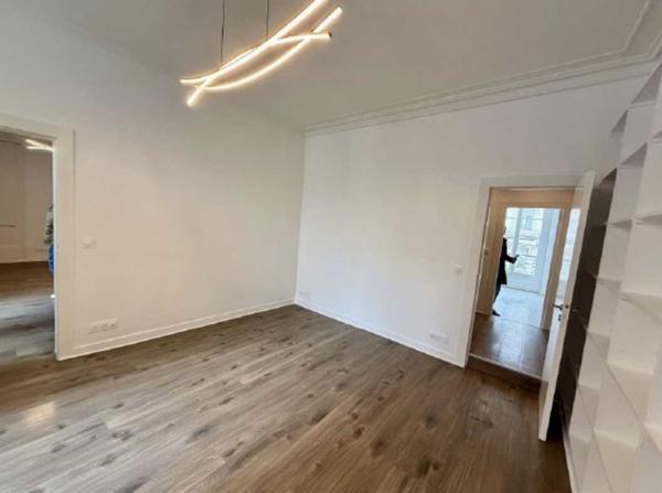 Bureaux à louer à PARIS 75003