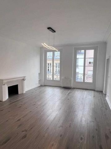 Bureaux à louer à PARIS 75003
