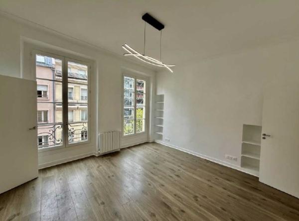 Bureaux à louer à PARIS 75003