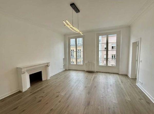 Bureaux à louer à PARIS 75003