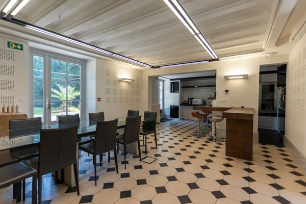 Surfaces de bureaux de standing, cadre unique et prestations exclusives