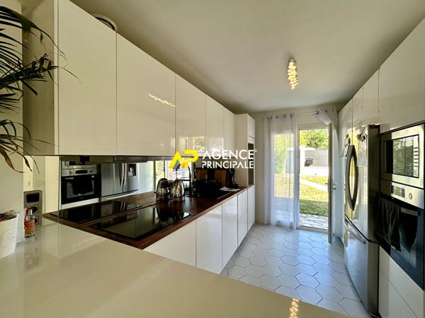 BEZONS _ MAISON COEUR DE VILLE €514 000 ** - Référence 4391