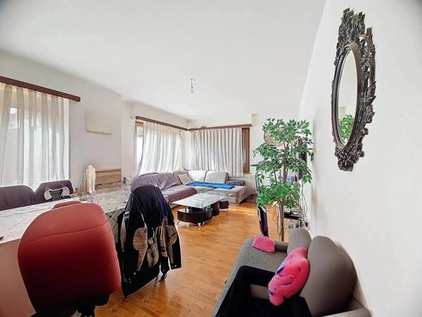 Maison de ville située à proximité des commerces