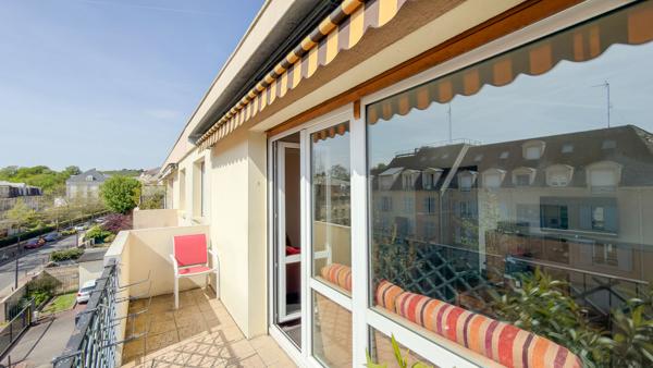 Appartement 3 pièce(s) 68.51 m2 au dernier étage avec ascenseur