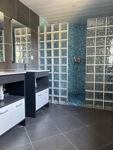 Maison 5 pièces - 277 m²