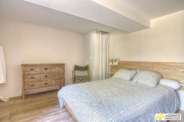La Celle Saint-Cloud Les Gressets Maison 9 pièces 219m² habitables (310m² au sol ) sur parcelle de 680 m² avec garage et piscine 1 450 000 € **  - Référence  28160