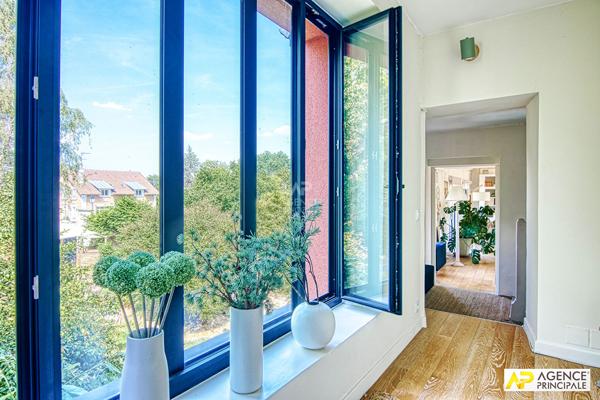 La Celle Saint-Cloud Les Gressets Maison 9 pièces 219m² habitables (310m² au sol ) sur parcelle de 680 m² avec garage et piscine 1 450 000 € **  - Référence  28160