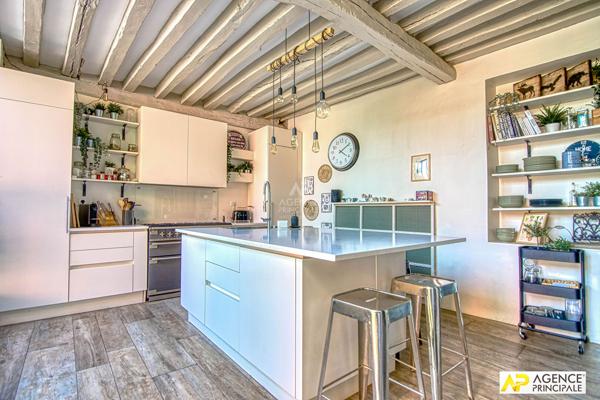 La Celle Saint-Cloud Les Gressets Maison 9 pièces 219m² habitables (310m² au sol ) sur parcelle de 680 m² avec garage et piscine 1 450 000 € **  - Référence  28160