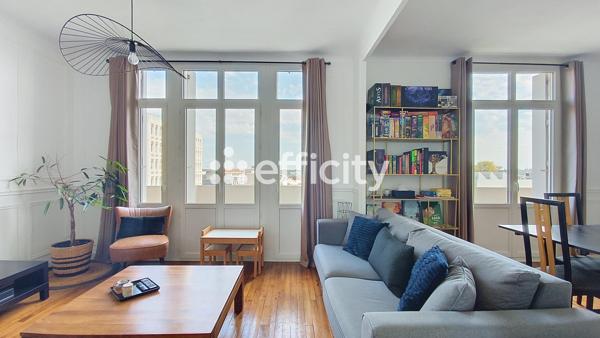 Appartement
         4 pièces
        - 91 m² 283 500 €*