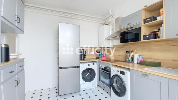 Appartement
         4 pièces
        - 91 m² 283 500 €*