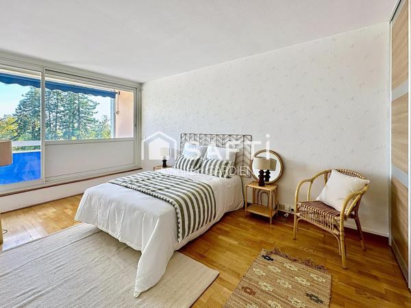 TRES JOLI T4 RENOVE - SUR BLANQUEFORT PROCHE DU PARC MAJOLAN -  - 3 CHAMBRES - 2 BALCONS - GRANDE CAVE