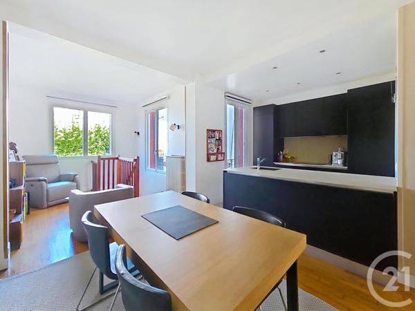 Appartement F4 à vendre  4 pièces - 76,15 m2 LE KREMLIN BICETRE - 94