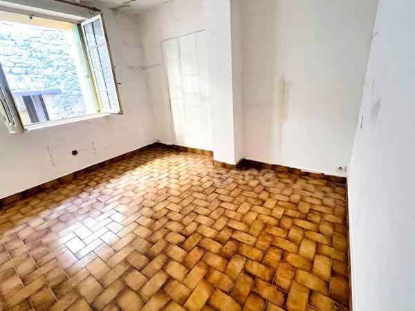 À vendre Maison de Village 3 pièces 2 chambres 46m2 CERESTE (04)