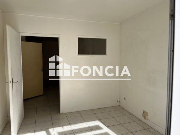 Location Local commercial 1 pièce 31.1 m² - 43 RUE DE LA FRATERNITE Villeneuve Sur Lot 47300