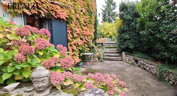 Soucieu-en-Jarrest (69510) Charmante maison en pierre de 120m2 avec jardin et garage. 3 ch