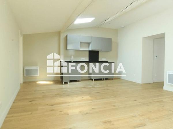 Location Appartement 2 pièces 47.5 m² - 19 BOULEVARD AMIRAL COURBET Nîmes 30000