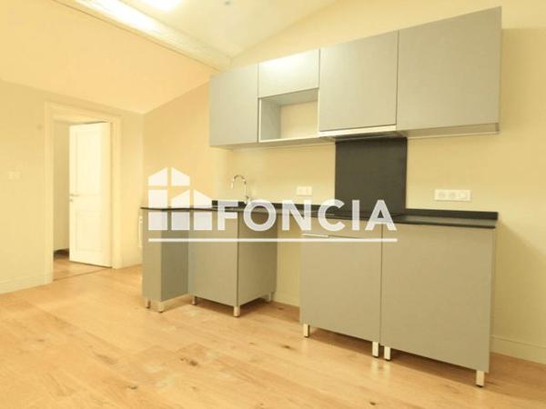 Location Appartement 2 pièces 47.5 m² - 19 BOULEVARD AMIRAL COURBET Nîmes 30000