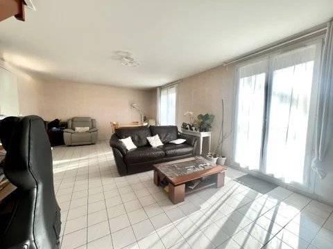 maison 5 pièces-4 chambres-garage-jardin avec cabanon