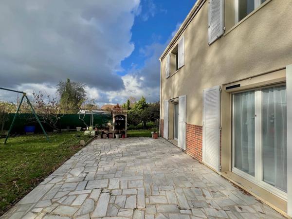 maison 5 pièces-4 chambres-garage-jardin avec cabanon