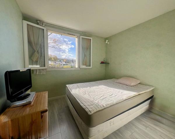 maison 5 pièces-4 chambres-garage-jardin avec cabanon