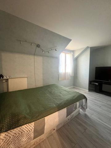 maison 5 pièces-4 chambres-garage-jardin avec cabanon