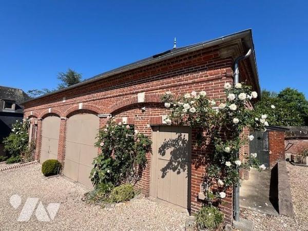 RARE A LA VENTE ORBEC MAISON DE CARACTERE AUX PRESTATIONS DE QUALITES AVEC TRES BEAU PARC ARBORE