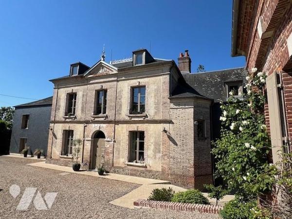 RARE A LA VENTE ORBEC MAISON DE CARACTERE AUX PRESTATIONS DE QUALITES AVEC TRES BEAU PARC ARBORE