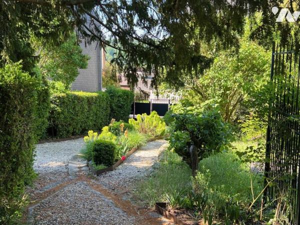 RARE A LA VENTE ORBEC MAISON DE CARACTERE AUX PRESTATIONS DE QUALITES AVEC TRES BEAU PARC ARBORE